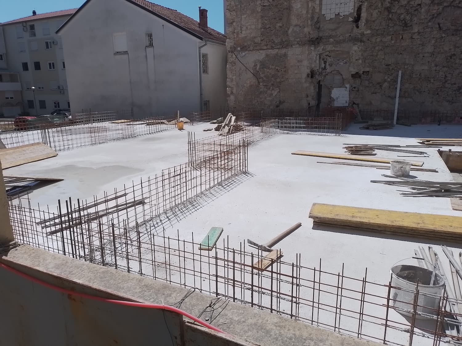 Pogledaj galeriju Izvođenje građevinskih radova na stambeno poslovnom objektu u Mostaru - Bulevar