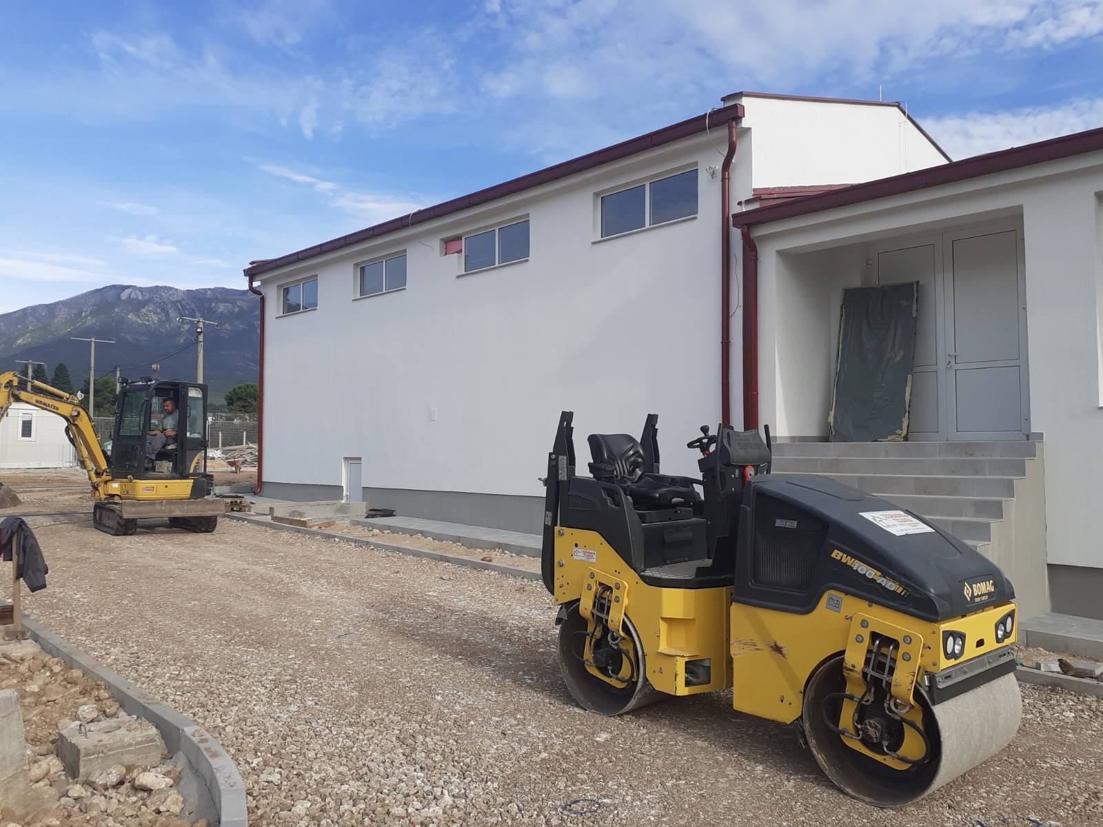 Pogledaj galeriju Izvođenje građevinskih radova na izgradnji TS 110x kV Mostar 10 (Željuša) sa priključnim dalekovodom